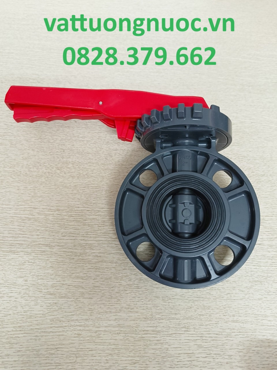 Van Bướm Tay Gạt UPVC
